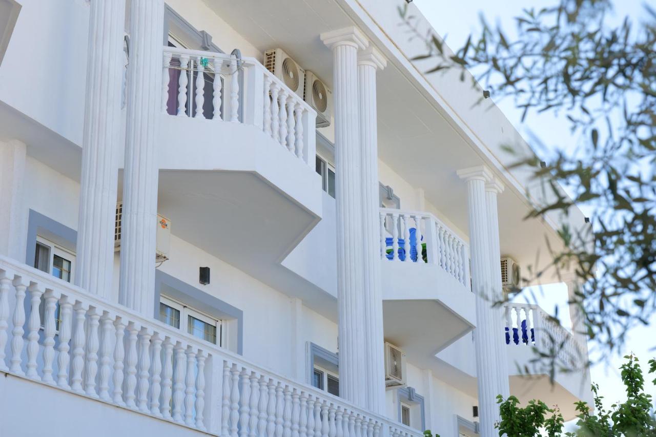 Vila Unique Aparthotel Ksamil Bagian luar foto