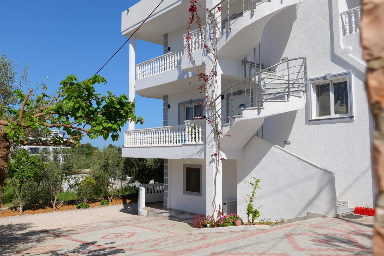 Vila Unique Aparthotel Ksamil Bagian luar foto