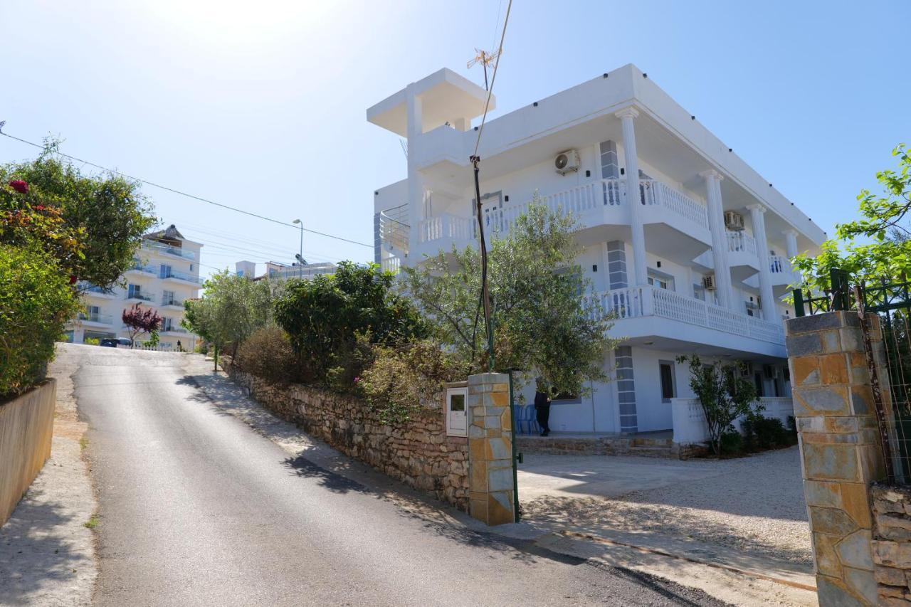 Vila Unique Aparthotel Ksamil Bagian luar foto