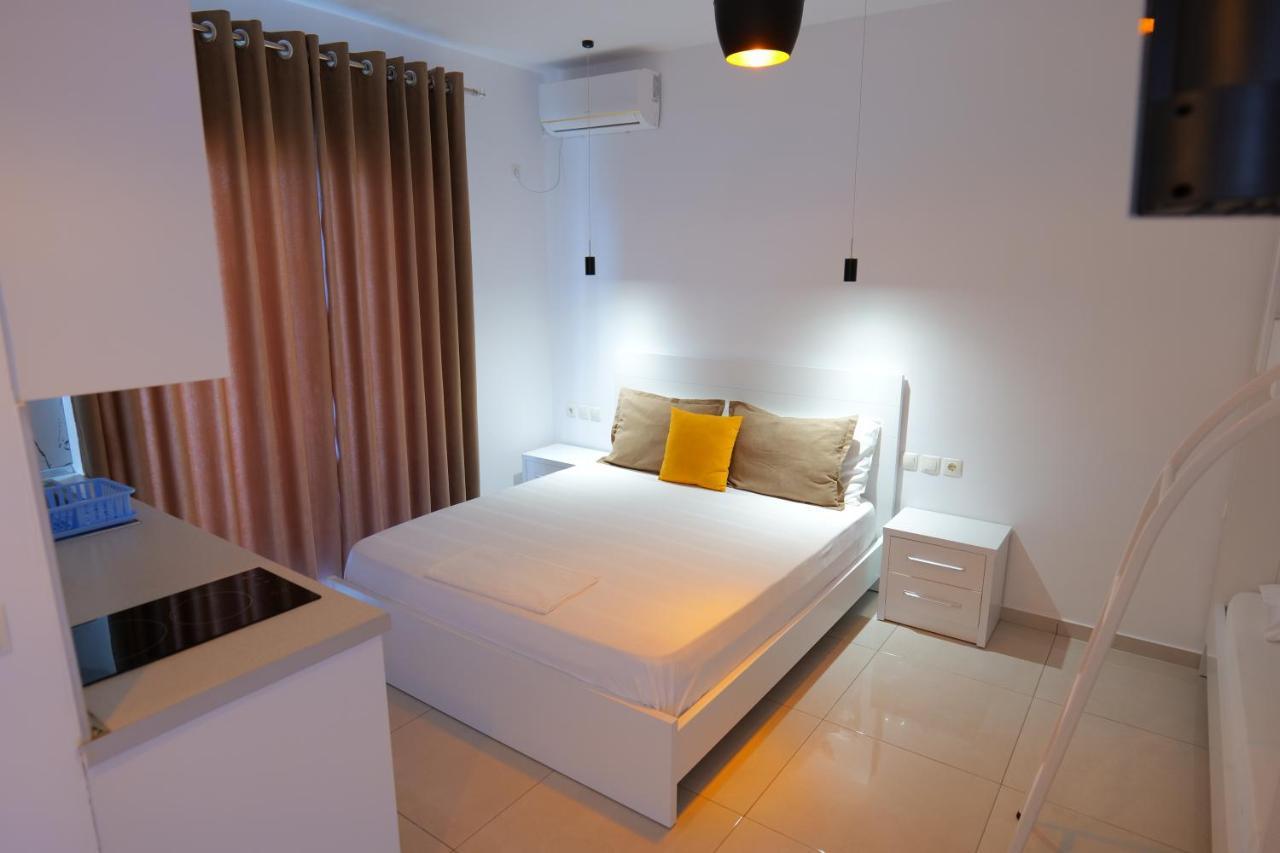 Vila Unique Aparthotel Ksamil Bagian luar foto