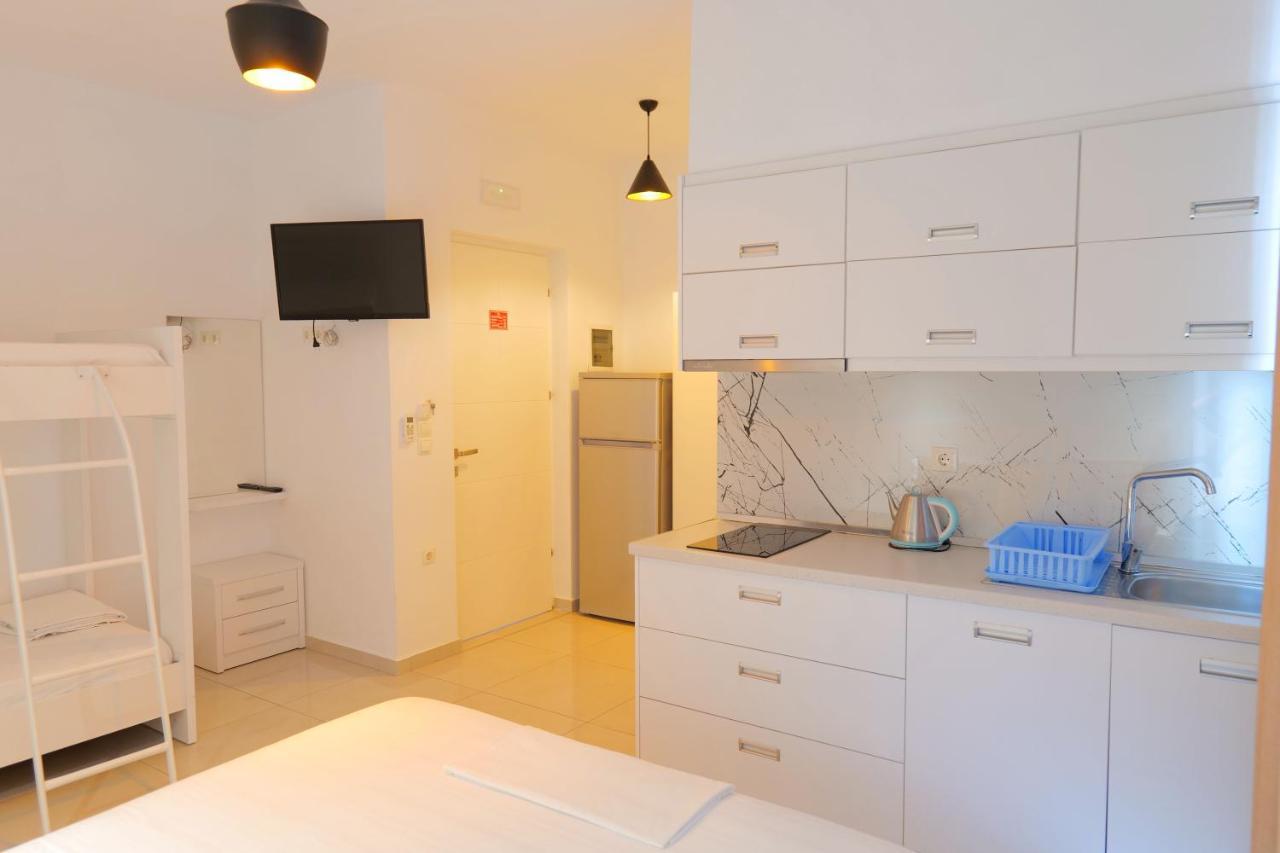 Vila Unique Aparthotel Ksamil Bagian luar foto